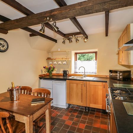 The Cottage Calton Bagian luar foto